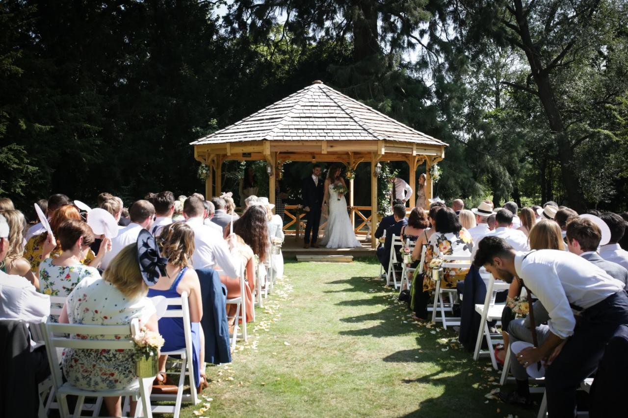 Gasthaus Mulberry House Ongar Exterior foto